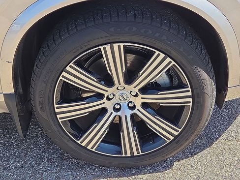 Certified 2023 Volvo XC90 T8 Plus w/ Protection Package Premier image 12