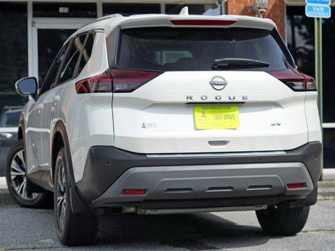 Used 2023 Nissan Rogue SV w/ SV Premium B Package FWD image 5