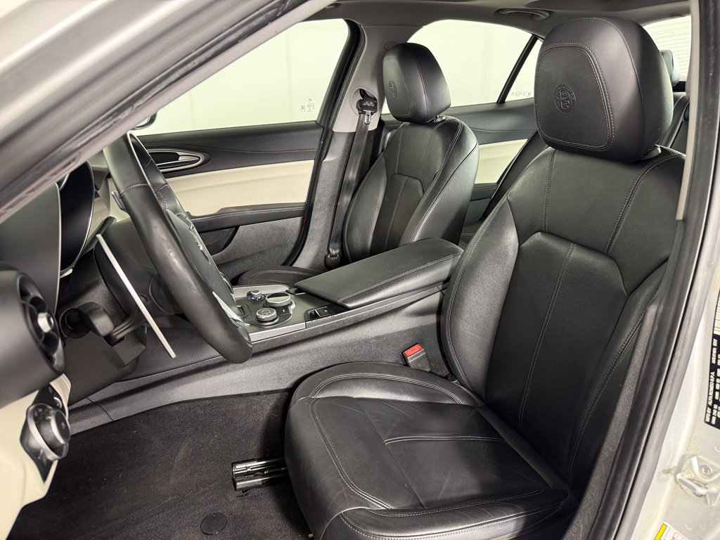 Used 2018 Alfa Romeo Giulia AWD image 26