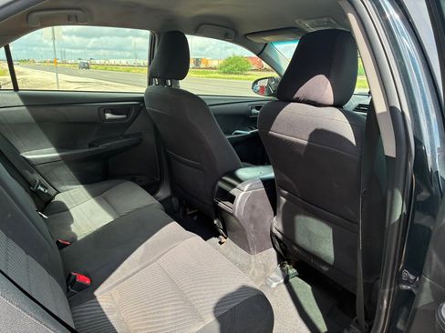 Used 2015 Toyota Camry LE FWD image 29