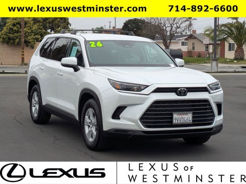 Used 2026 Toyota Grand Highlander LE image 3