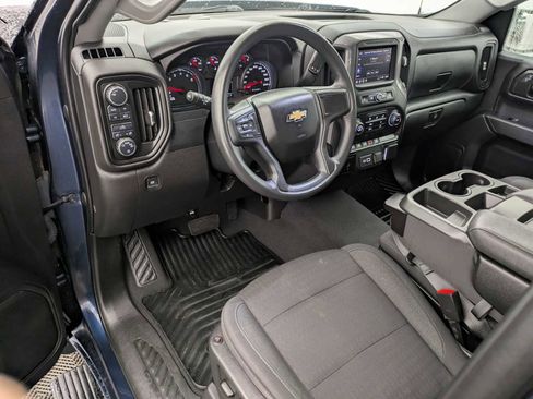 Used 2022 Chevrolet Silverado 1500 Custom image 2
