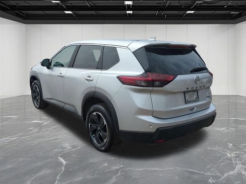 Used 2025 Nissan Rogue SV AWD/4WD image 6