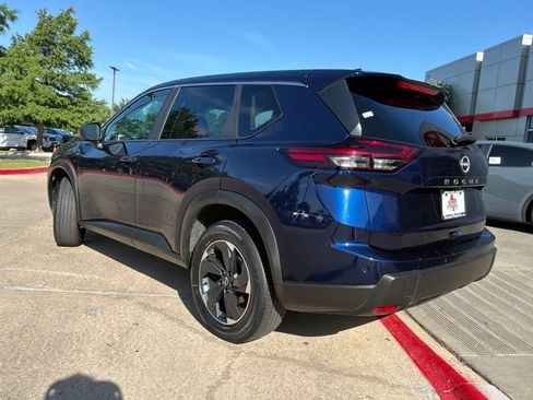 Used 2025 Nissan Rogue SV FWD image 8