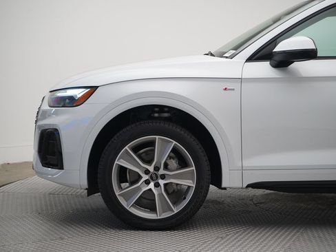 Used 2025 Audi Q5 2.0T Premium w/ Convenience Plus Package AWD/4WD image 2