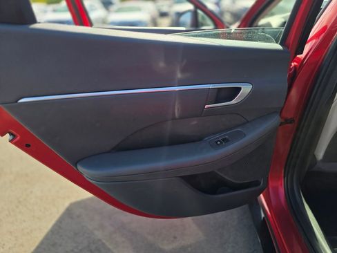 Used 2020 Hyundai Sonata SEL w/ Premium + Sunroof Package FWD image 18