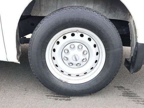 Used 2021 Nissan NV 2500 S image 9