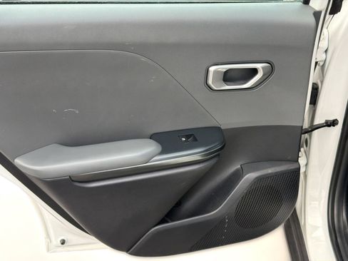 Used 2025 Kia K4 FWD image 31