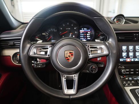 Used 2018 Porsche 911 Carrera GTS RWD image 18