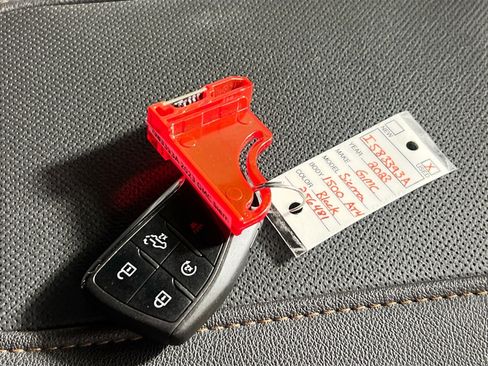 Used 2023 GMC Sierra 1500 AT4 w/ Technology Package image 35