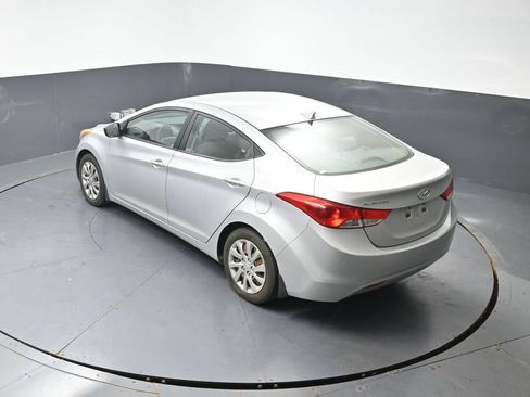 Used 2012 Hyundai Elantra GLS FWD image 17