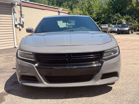 Used 2019 Dodge Charger SXT RWD image 10