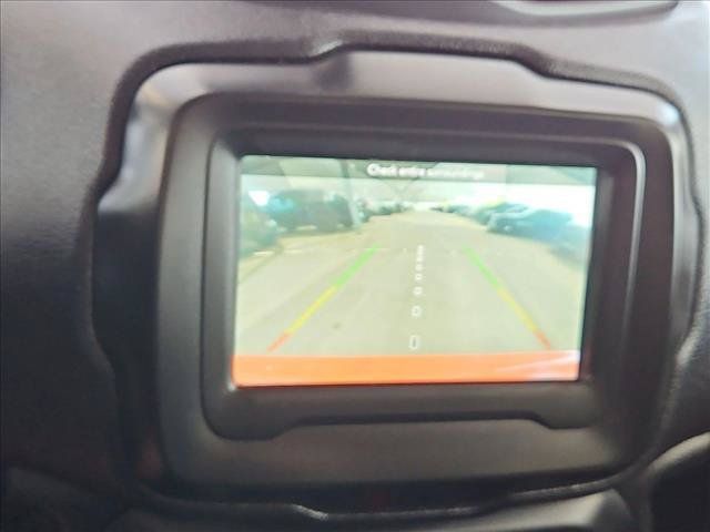 Used 2020 Jeep Renegade Altitude FWD image 12
