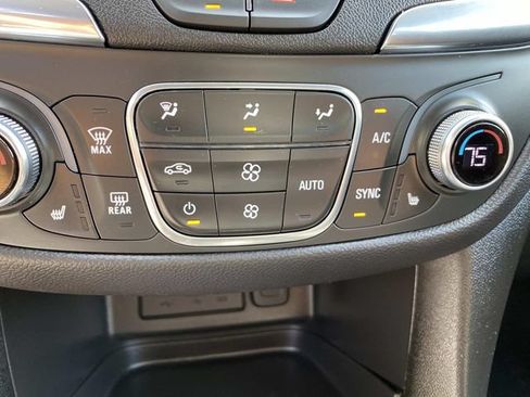 Used 2024 Chevrolet Equinox LT FWD image 10