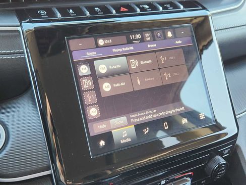 Used 2023 Jeep Grand Cherokee L Laredo image 21