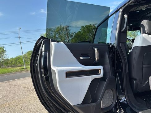 New 2025 GMC Hummer EV 2X w/ LPO, Sport Package image 7