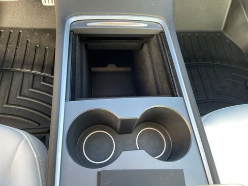 Used 2023 Tesla Model Y Performance image 31