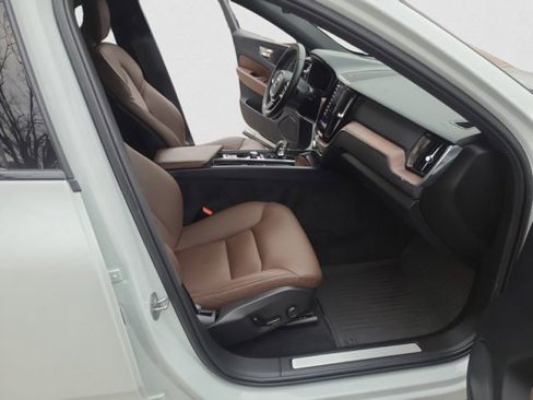Used 2023 Volvo XC60 B5 Plus w/ Climate Package image 20