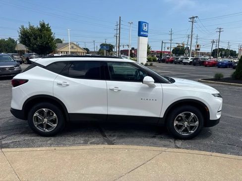 Used 2023 Chevrolet Blazer LT w/ Convenience Package FWD image 6