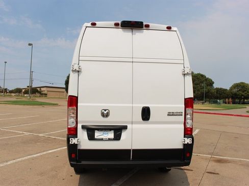 Used 2023 RAM ProMaster 3500 w/ Lane Management Group FWD image 3