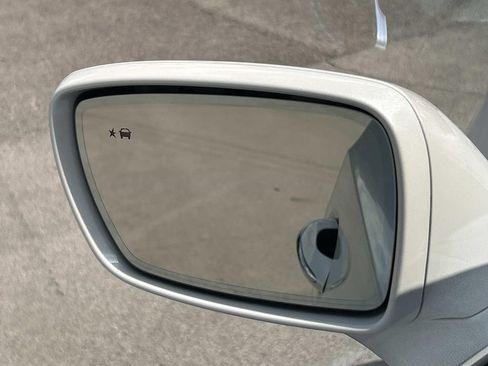 Used 2018 Buick Enclave Premium w/ Experience Buick Package FWD image 19