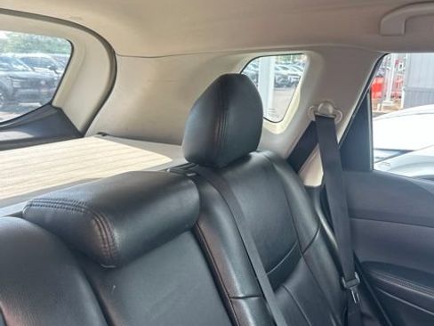 Used 2015 Nissan Rogue SV FWD image 22