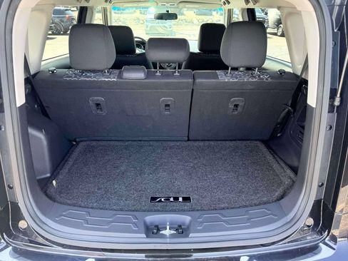 Used 2011 Kia Soul + FWD image 7