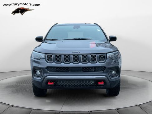 Used 2024 Jeep Compass Trailhawk w/ Trailhawk Convenience Group image 8