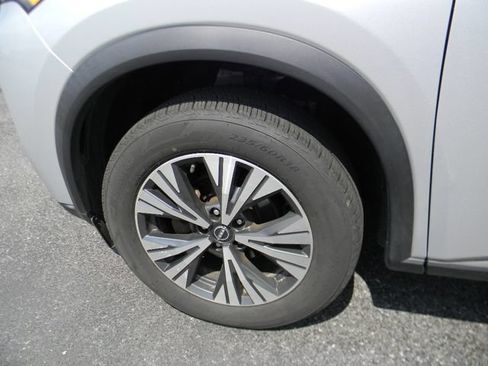 Used 2023 Nissan Rogue SV AWD/4WD image 9