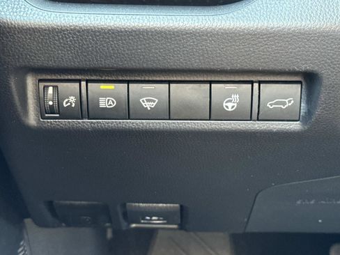 Used 2022 Toyota RAV4 XLE image 13