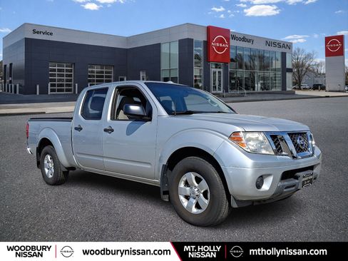 Used 2013 Nissan Frontier SV AWD/4WD image 1