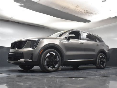 Certified 2025 Kia Sorento EX image 27