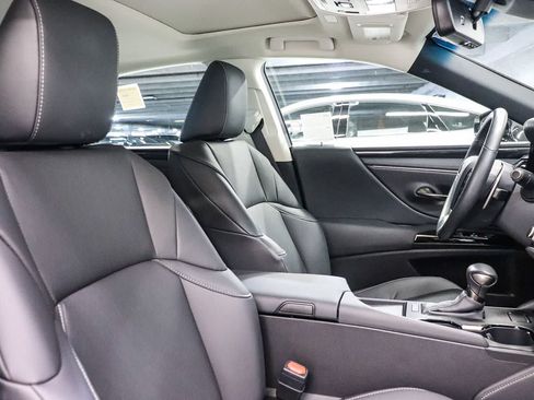 Certified 2025 Lexus ES 350 w/ Accessory Package (Z2) FWD image 17