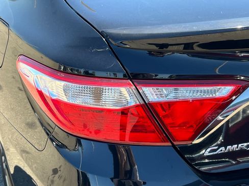 Used 2016 Toyota Camry SE FWD image 20