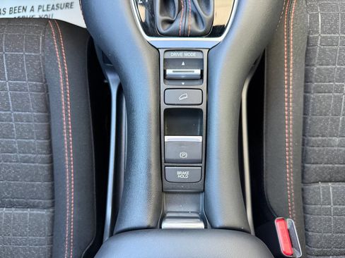 Certified 2025 Honda HR-V Sport image 29