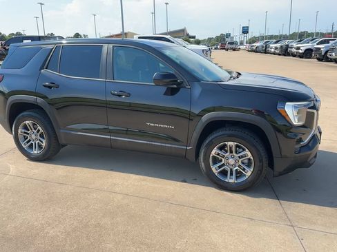 Used 2026 GMC Terrain Elevation FWD image 2