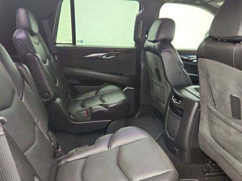 Used 2020 Cadillac Escalade Platinum image 26