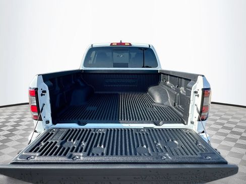 Certified 2025 Nissan Frontier SV AWD/4WD image 22