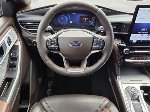 Used 2022 Ford Explorer King Ranch w/ Premium Technology Package image 10
