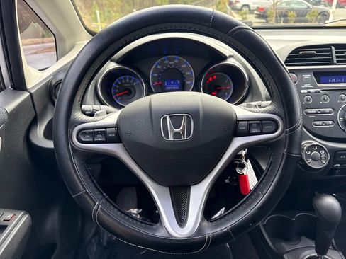 Used 2013 Honda Fit Sport image 18