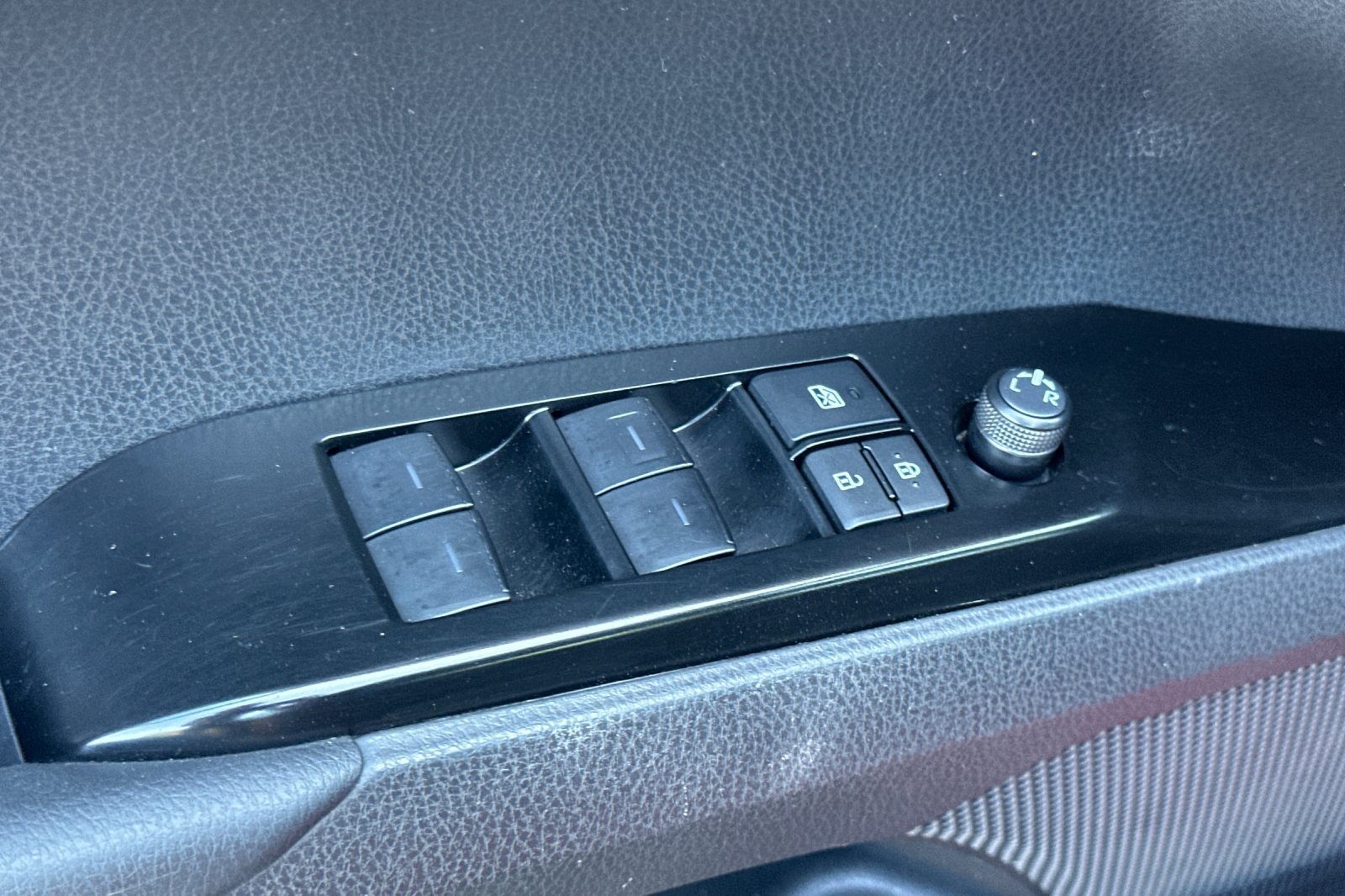 Certified 2025 Toyota Camry LE FWD image 14