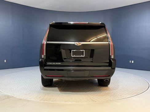 Used 2018 Cadillac Escalade Platinum image 10