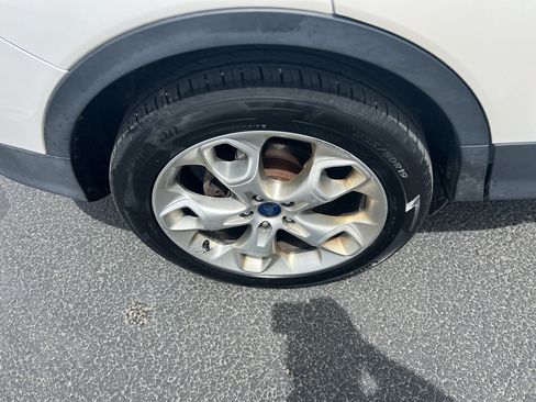 Used 2014 Ford Escape Titanium AWD/4WD image 4