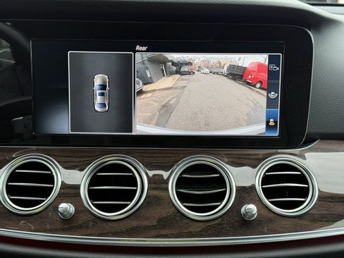 Used 2018 Mercedes-Benz E 300 4MATIC image 37