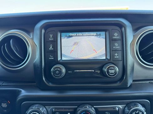 Used 2019 Jeep Wrangler Unlimited Sport S image 35