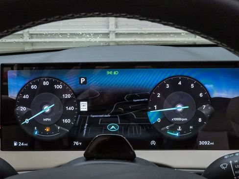Certified 2026 Genesis GV70 2.5T Advanced AWD/4WD image 19