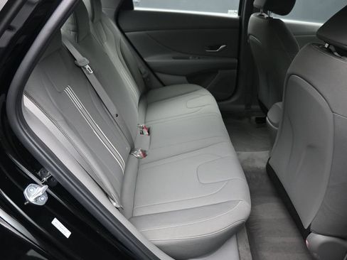 Certified 2023 Hyundai Elantra SEL w/ Convenience Package FWD image 24