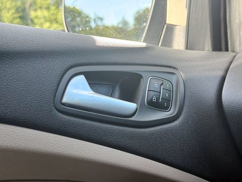 Used 2019 Ford Escape Titanium AWD/4WD image 30