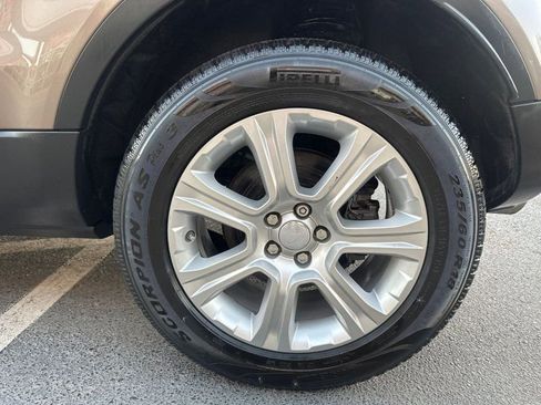 Used 2018 Land Rover Range Rover Evoque SE Premium image 10