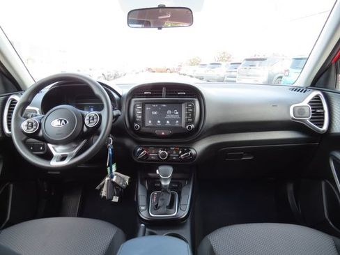 Used 2021 Kia Soul LX FWD image 14